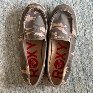 Roxy Minnow Slip Ons - Camo